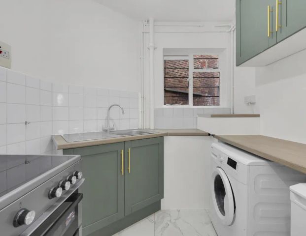 2 bedroom flat in Kentish Town - Photo 1