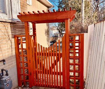 For Lease - 661 Conacher Drive Unit# lower, Toronto, Ontario - Photo 6