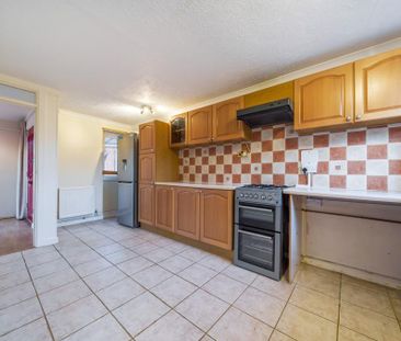 2 bedroom end of terrace house to rent - Photo 1