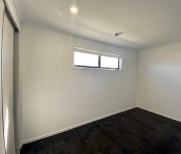 Modern Townhouse - Photo 5