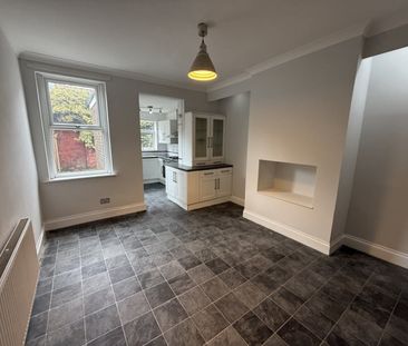 4 bed Terraced - To Let - Photo 6