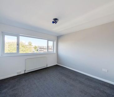 4 bedroom terraced house to rent - Photo 3