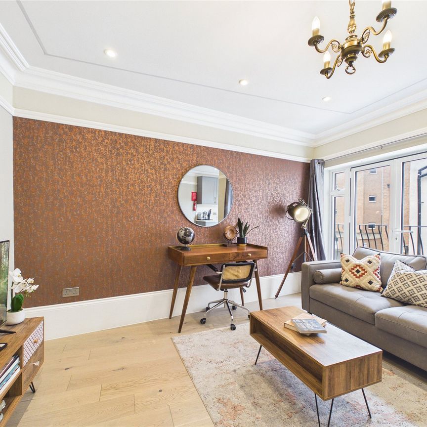 1 bedroom Flat in The Forbury, Berkshire - Photo 1