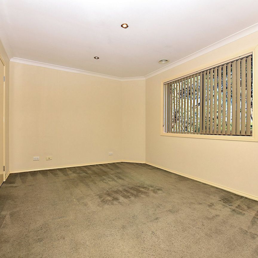 Spacious 3-Bedroom Townhouse with Outdoor Entertaining - Photo 1