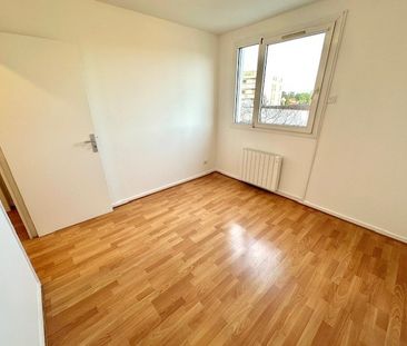Location Appartement 5 pièces 112m² BRON 69500 - Photo 2