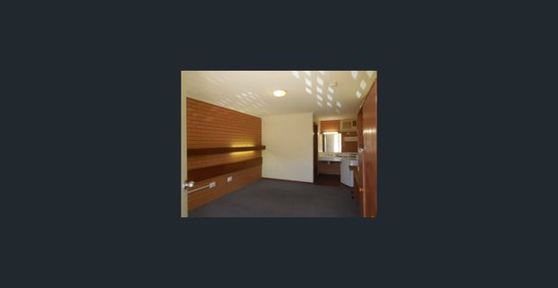 Studio Apartment - Single Occupancy - Photo 1