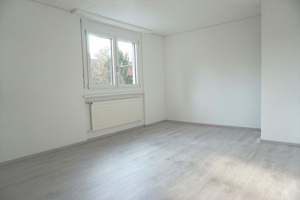 For rent 4.5 room apartment - net living area of 130 m2 - Neighborhood - Photo 1