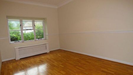 2 bedroom character property to rent - Photo 3