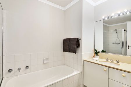 4/2 Munro Street, McMahons Point NSW 2060 - Apartment For Rent | Domain - Photo 4