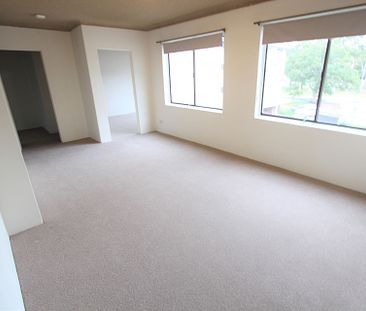 Cosy 2 Bedder - 2nd Floor - Open House Cancelled - Photo 2