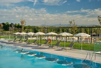 Calle de Perdiguera, Alcobendas, Community of Madrid 28108