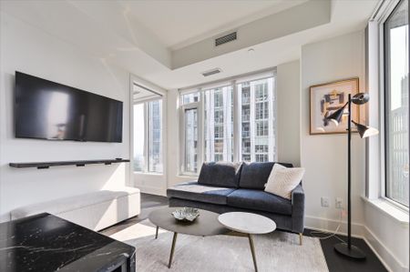 For Lease - 11 Yorkville Avenue Unit# 4707, Toronto, Ontario - Photo 2