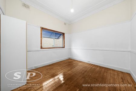 Spacious three bedroom house - Photo 2