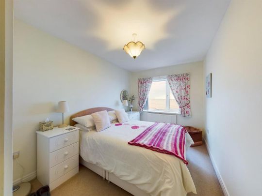 North Bay Court, Bridlington - Photo 1