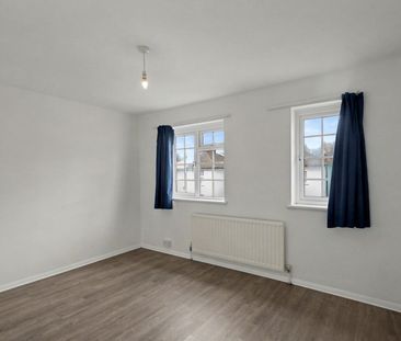 Cottage Grove, Surbiton, KT6 - Photo 1