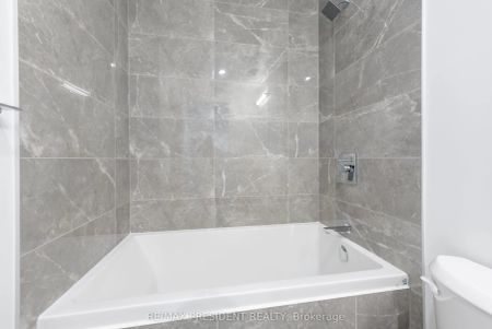 284 King Street E #903 - Photo 2