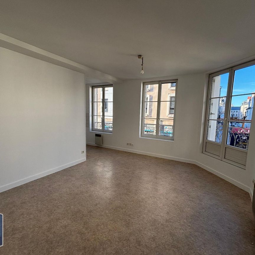 Location Appartement 1 pièce 25m² CHATEAUROUX 36000 - Photo 1