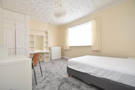 5 bedroom terraced house to rent - Photo 4