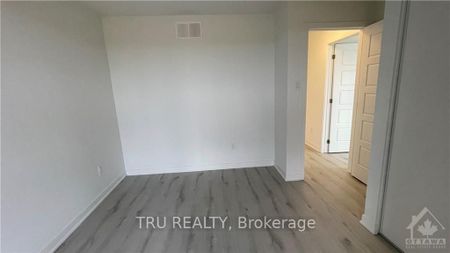 For Lease - 956 CHAPMAN MILLS Drive, Barrhaven, Ontario - Photo 5