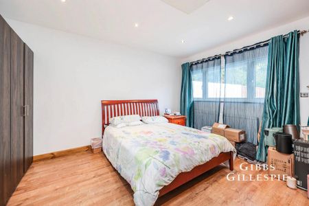 4 bedroom detached house to rent - Photo 2