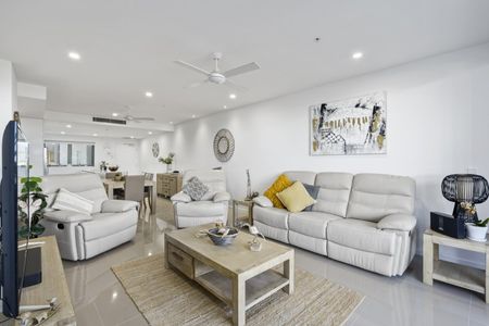 Large Near New Two bedroom. A 1 position - Photo 3