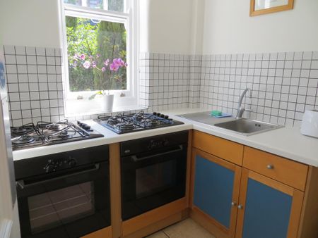 Flat 417 Fulham Palace Road, Fulham W6 9HH - Photo 3