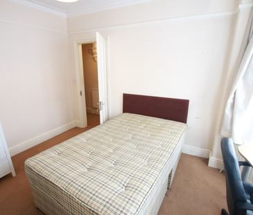 4 Bed Terraced House, Norris Road, RG6 - Photo 6