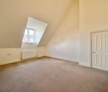 2 bedroom mews to rent - Photo 4