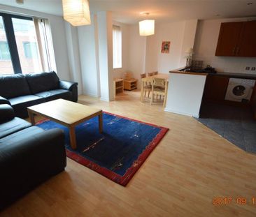 2 bedroom flat to rent - Photo 1