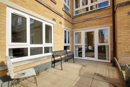 Ovaltine Court, Kings Langley, WD4 - Photo 3