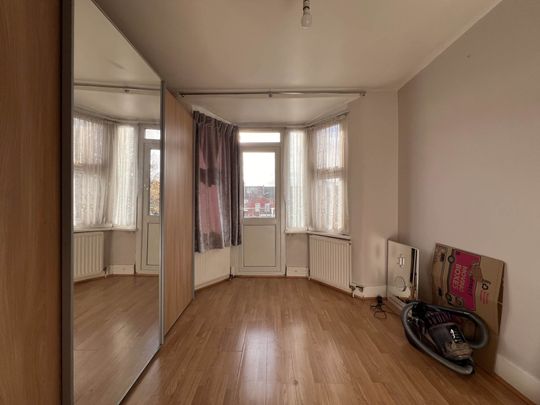 Guide Price £2,000 pcm - Available Now - Part Furnished - Photo 1