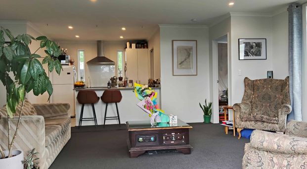 Cutie on Cohen! - Photo 1