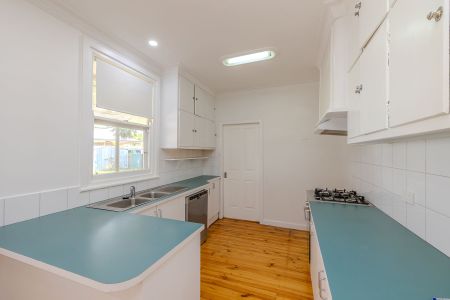 Prime Location - Photo 5