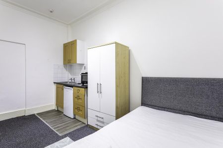 Studio to rent - Photo 2