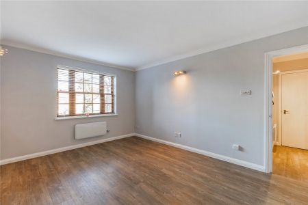 Princes Road, Weybridge, Surrey, KT13 flat to rent - Photo 2