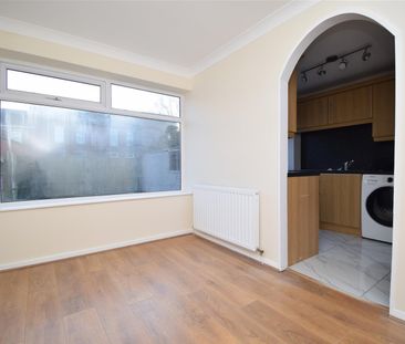 The Sycamores, Horbury, Wakefield - Photo 4