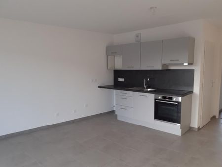 Location Appartement 3 pièces 60m² RUMILLY 74150 - Photo 2