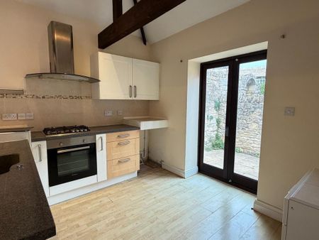 2 bedroom semi-detached house to rent - Photo 3