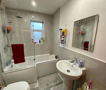 2 bedroom semi-detached house to rent - Photo 3