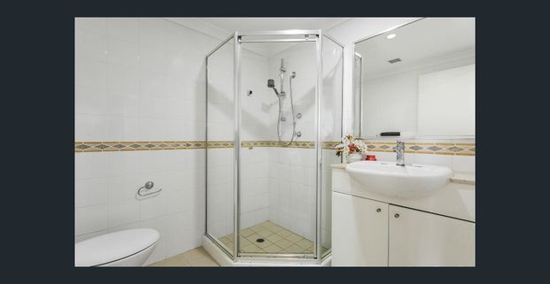 Spacious Apartment with Leafy outlook in the Resort Style Kings Bay Estate - Photo 1