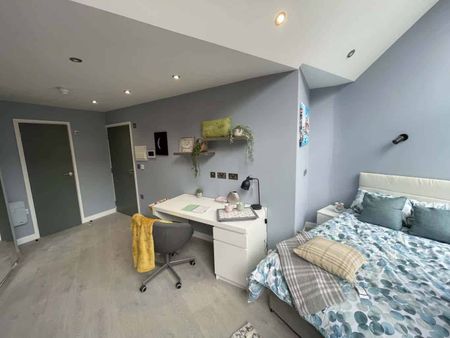 Ensuite Room - Photo 3