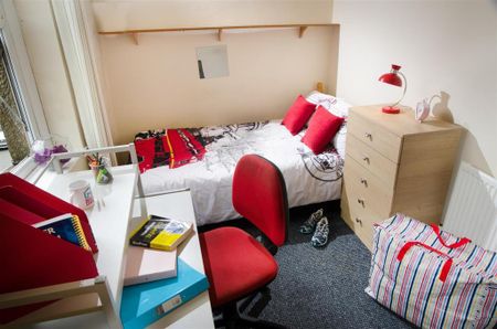 4 bedroom private hall to rent - Photo 3