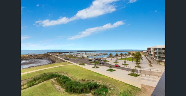 Luxury Apartment Living - Photo 1