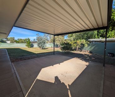 Three Bedroom Family Home - Photo 4