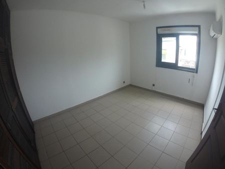 Location Appartement 2 pièces 46m² CAYENNE 97300 - Photo 4