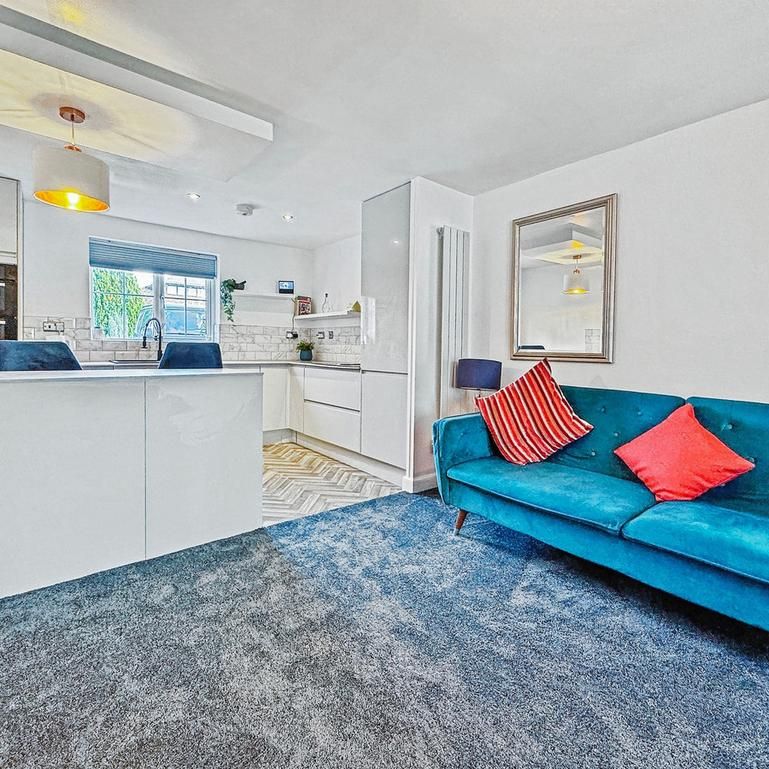 2 bedroom semi-detached house to rent - Photo 1