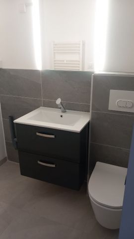 STUDIO RENOVE LOCATION VIDE - Photo 3