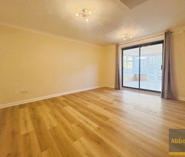 Mountview Close, Basildon - Photo 1