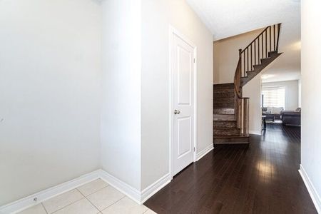 For Lease - 117 Finegan Circle, Brampton, Ontario - Photo 2