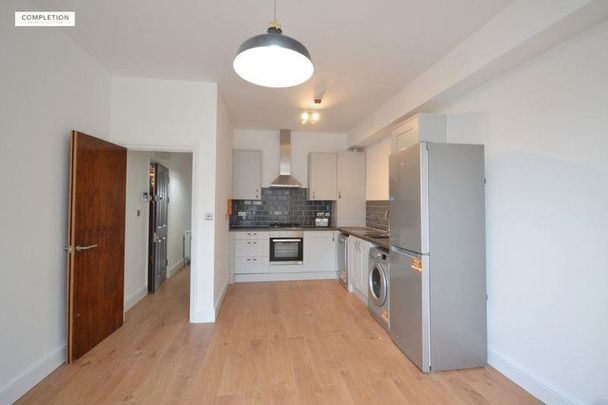 Forest Drive East, Leytonstone, London - Photo 1